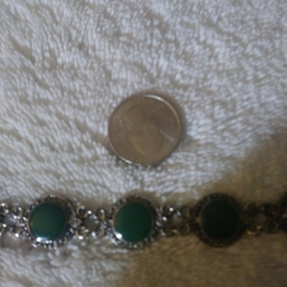 🚫SOLD🚫Vintage Silver Plated Bracelet w/Green💚 - Picture 3 of 5
